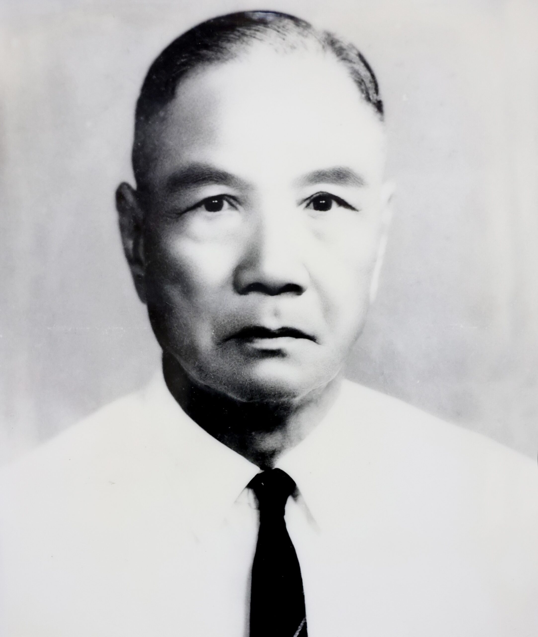  炳基 (已故)
