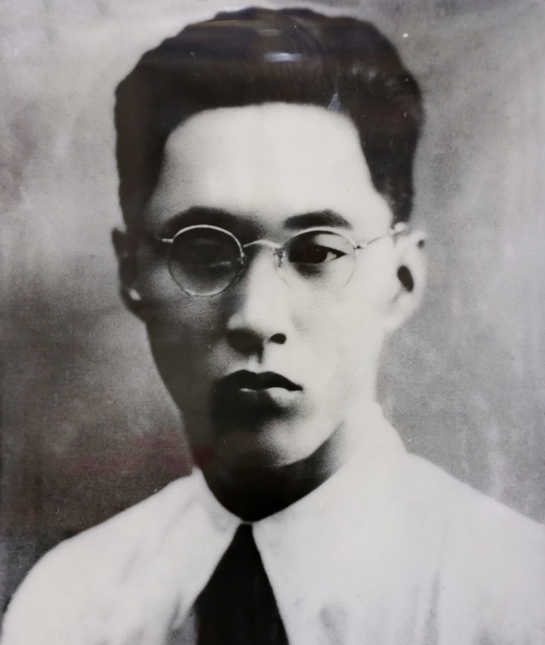 炳温 (已故)