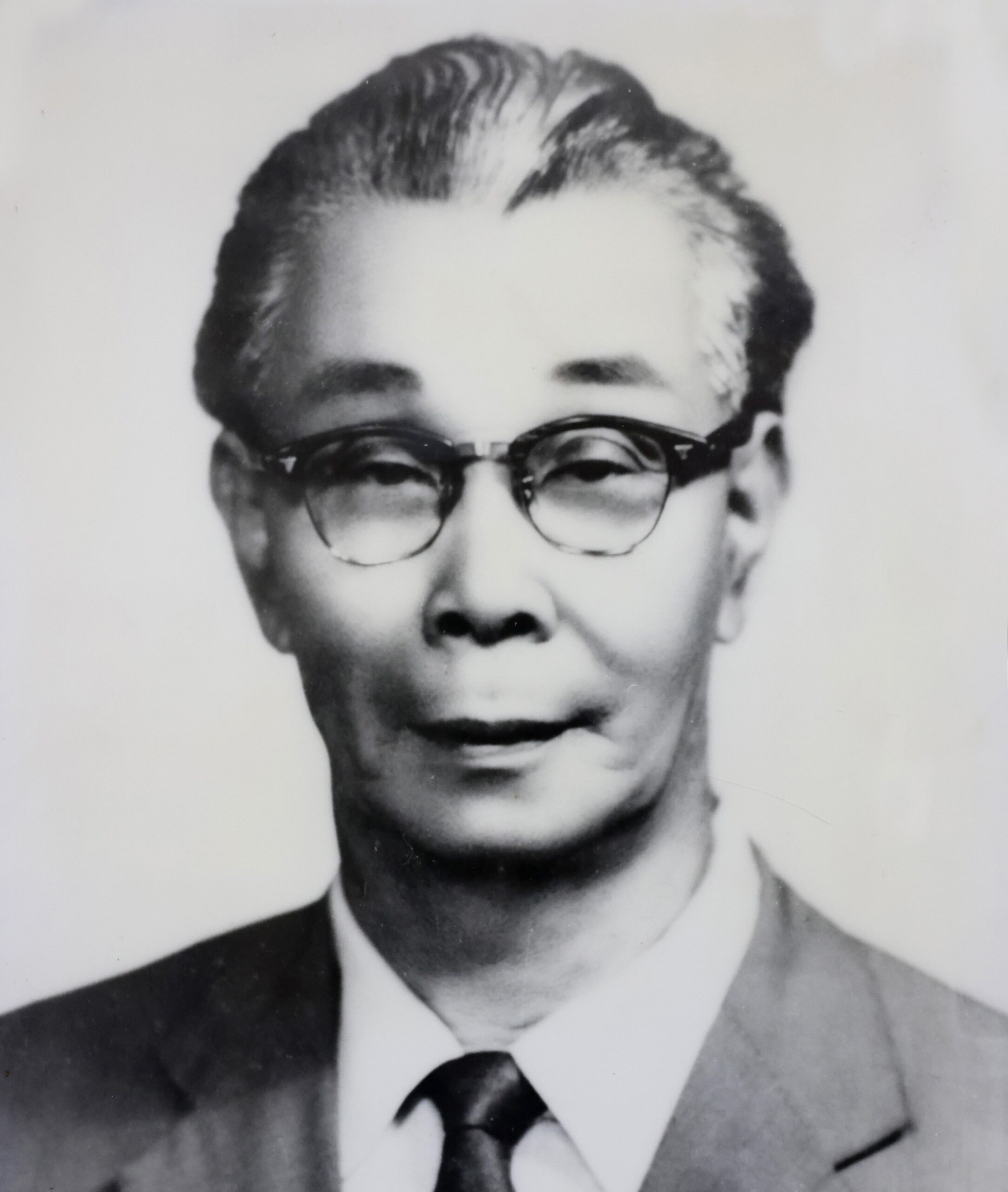 德恭 (已故)