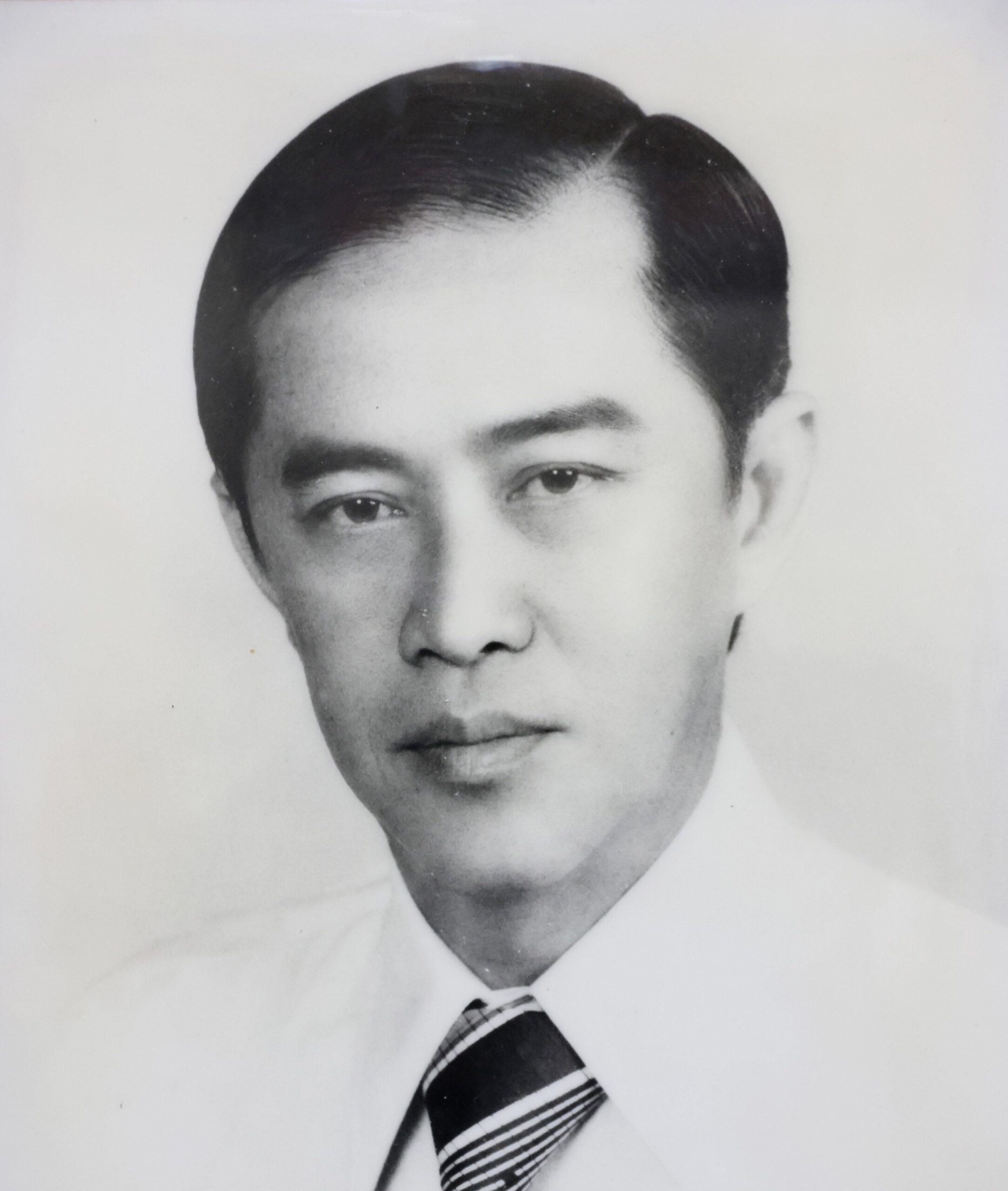 清华 (已故)
